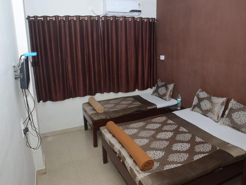 Nilraj Lodge Ratnāgiri Buitenkant foto